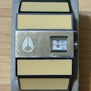 Nixon The Rotolog "Direct Time" Cream Beige Surf Analog Men's Watch RUNS READ